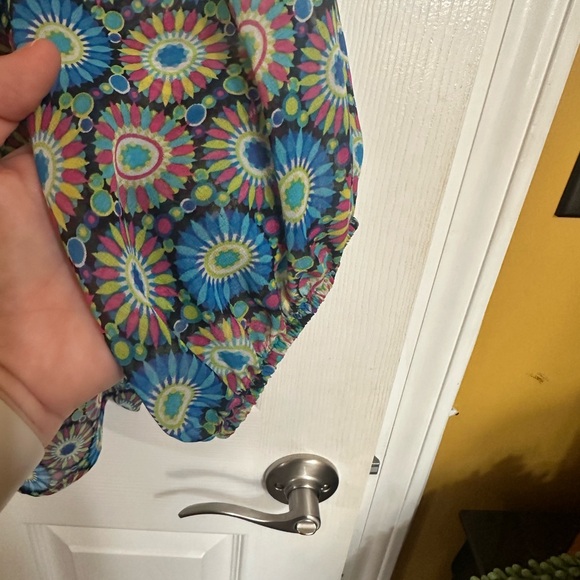 Flowy Chiffon off the shoulder top - size Medium - blue, pink, green - Picture 5 of 6